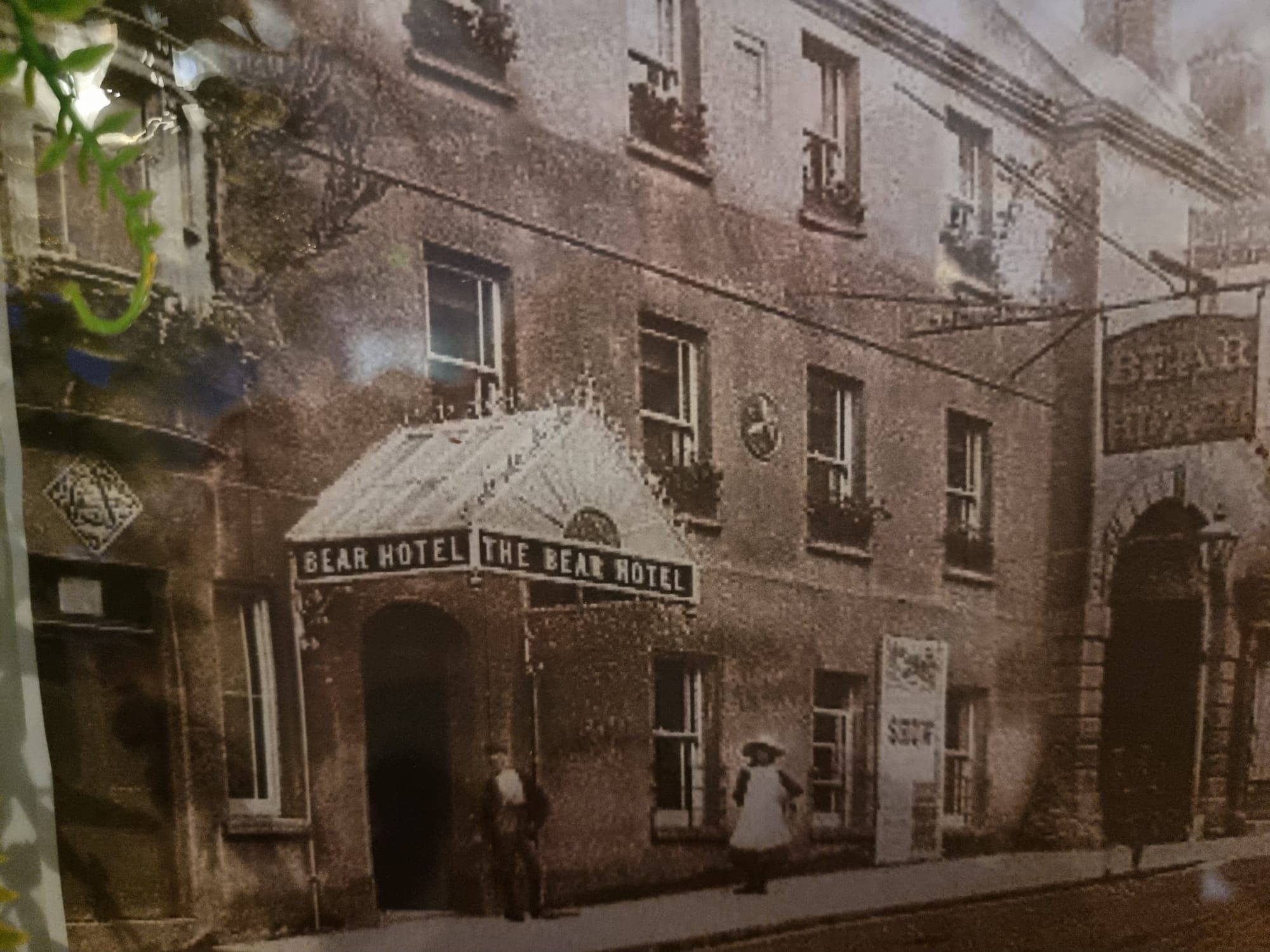 Book your table at The Bear Inn